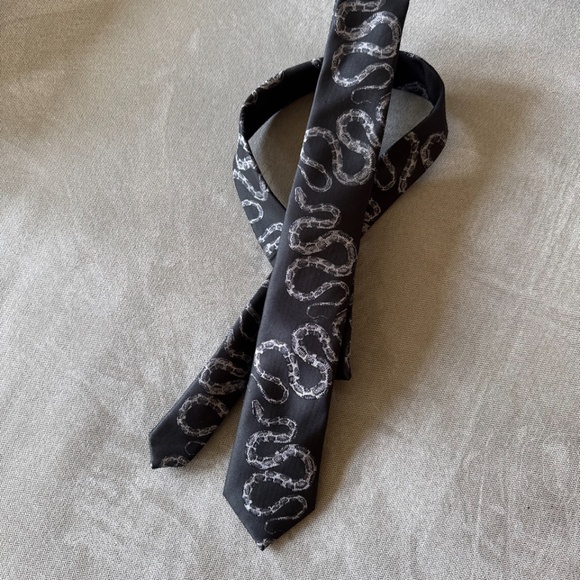 INC International Concepts Python Metallic Snake Neck Tie Black - Picture 6 of 7